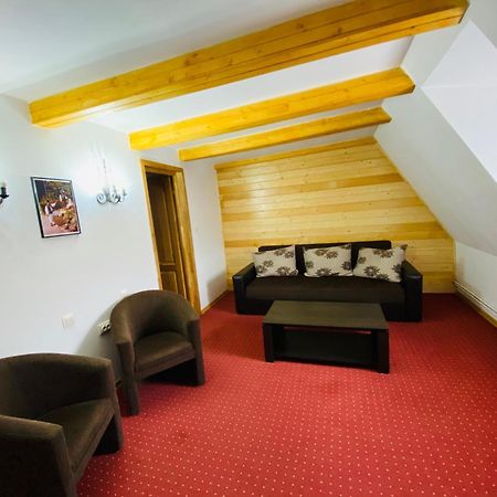 Hotel Casa Chira Vişeu de Sus Zewnętrze zdjęcie