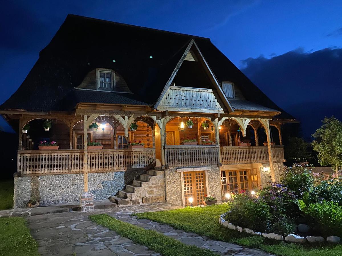Hotel Casa Chira Vişeu de Sus Zewnętrze zdjęcie