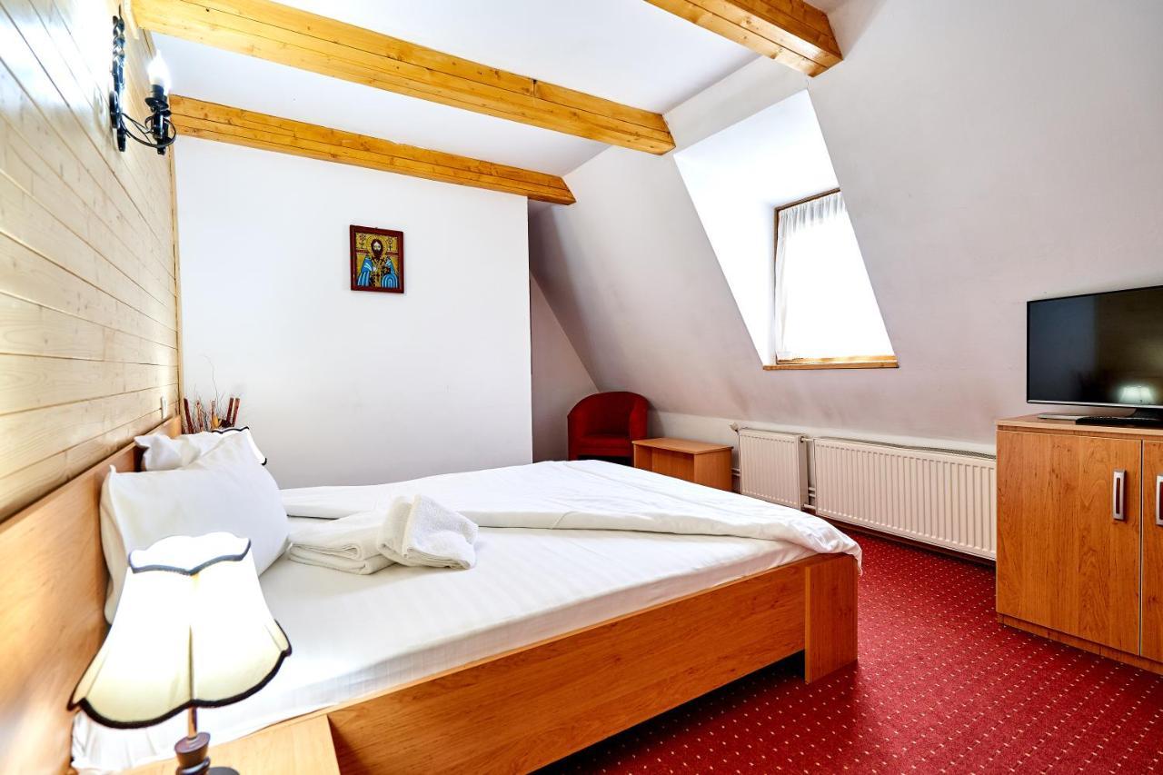 Hotel Casa Chira Vişeu de Sus Zewnętrze zdjęcie