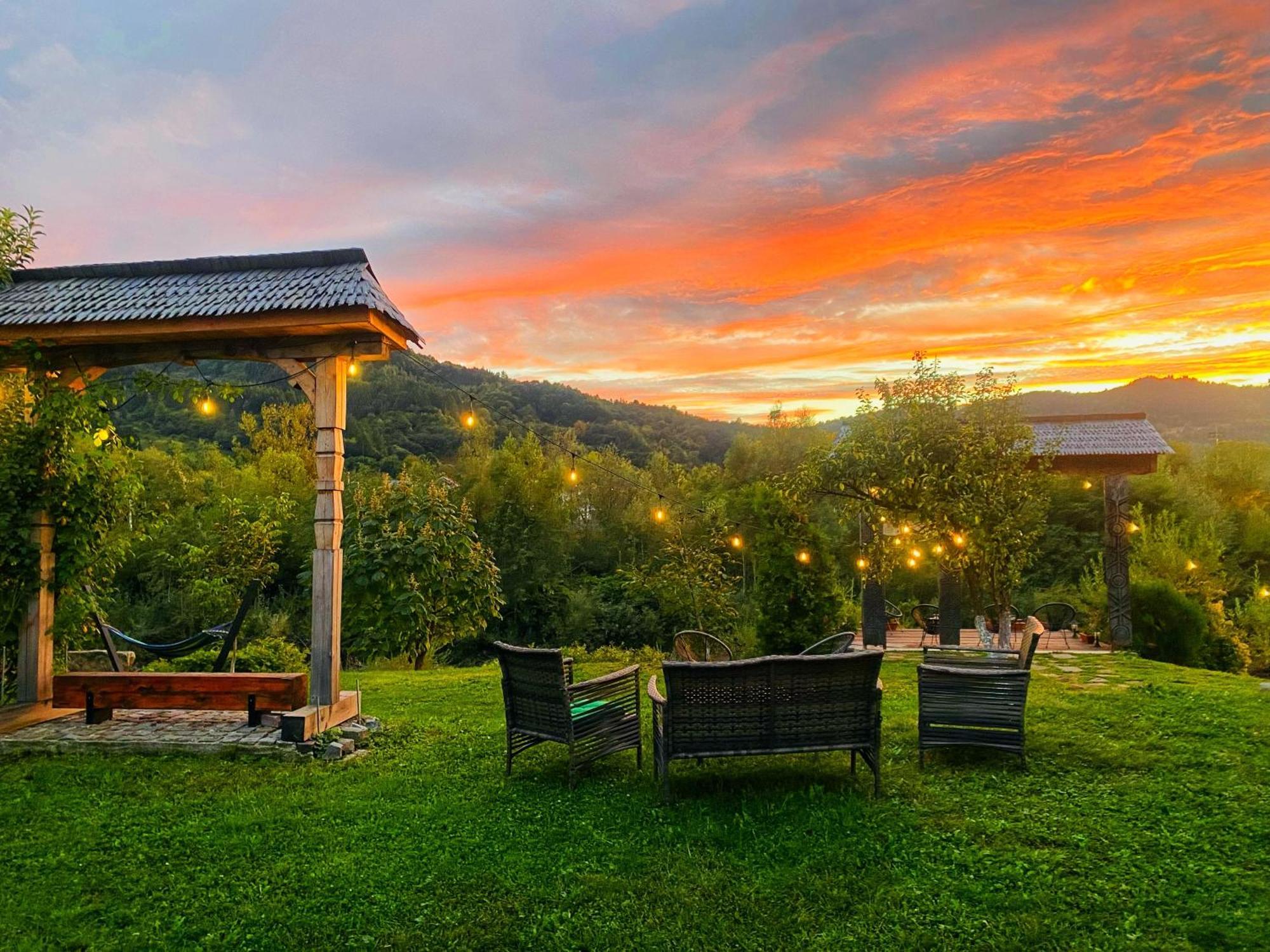 Hotel Casa Chira Vişeu de Sus Zewnętrze zdjęcie