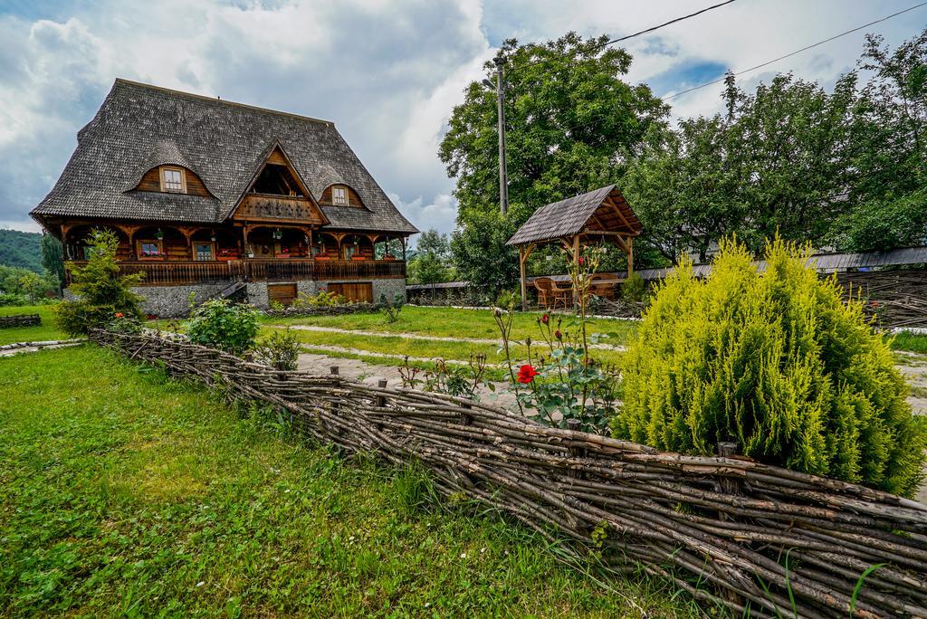 Hotel Casa Chira Vişeu de Sus Zewnętrze zdjęcie